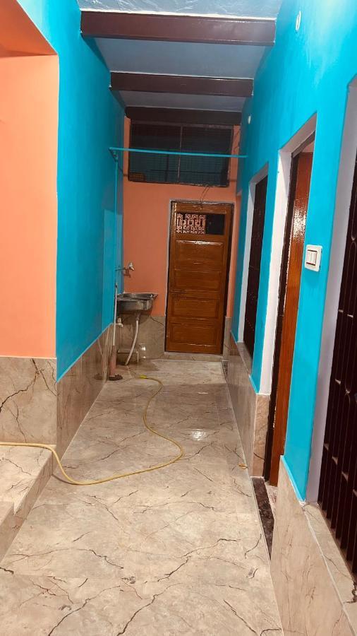 Tandon Lodge On The Ganga Ghat Homestay พาราณสี ภายนอก รูปภาพ
