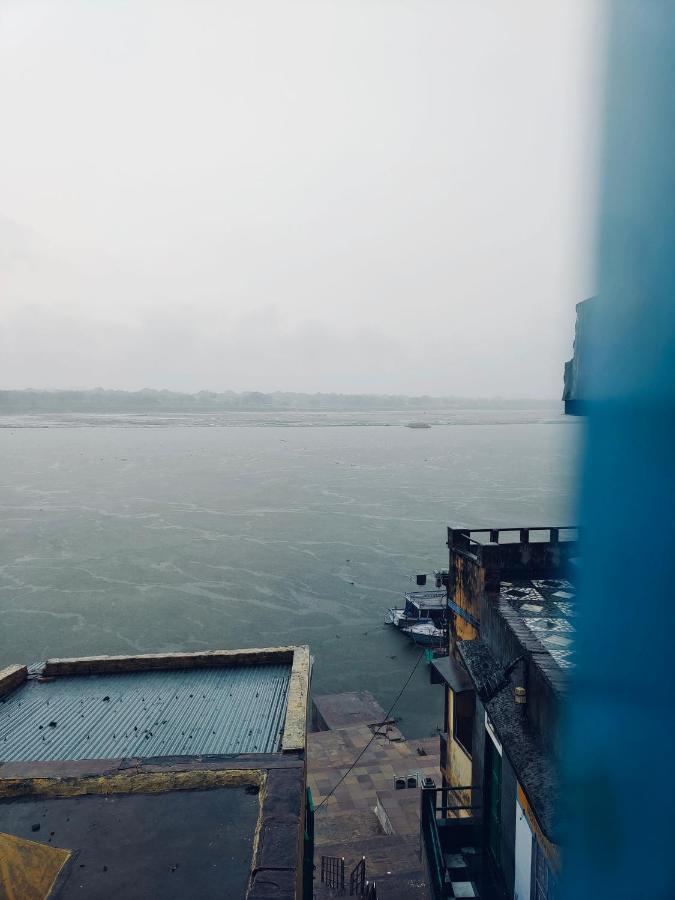 Tandon Lodge On The Ganga Ghat Homestay พาราณสี ภายนอก รูปภาพ