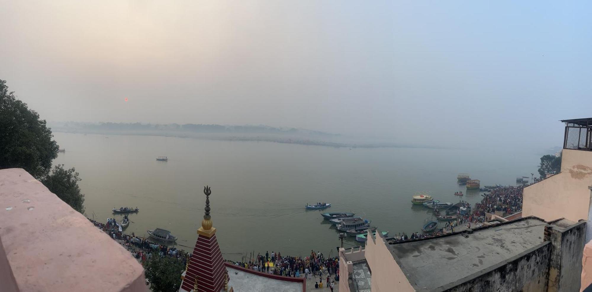 Tandon Lodge On The Ganga Ghat Homestay พาราณสี ภายนอก รูปภาพ